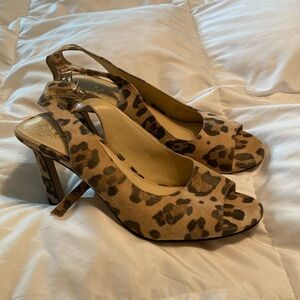 Vince Camuto Heel never worn